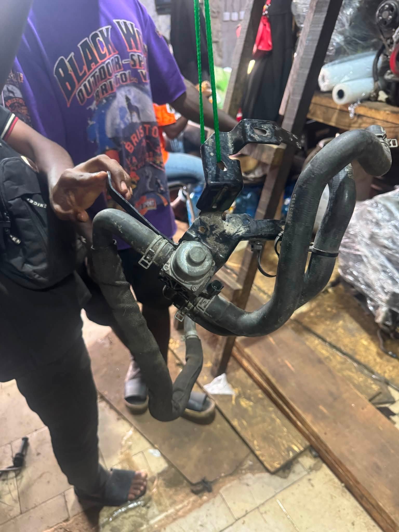 Pompe à eau avec durites et supports 